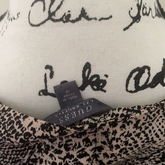 Guess Leopard V neck Blouse - Picture 5 of 5